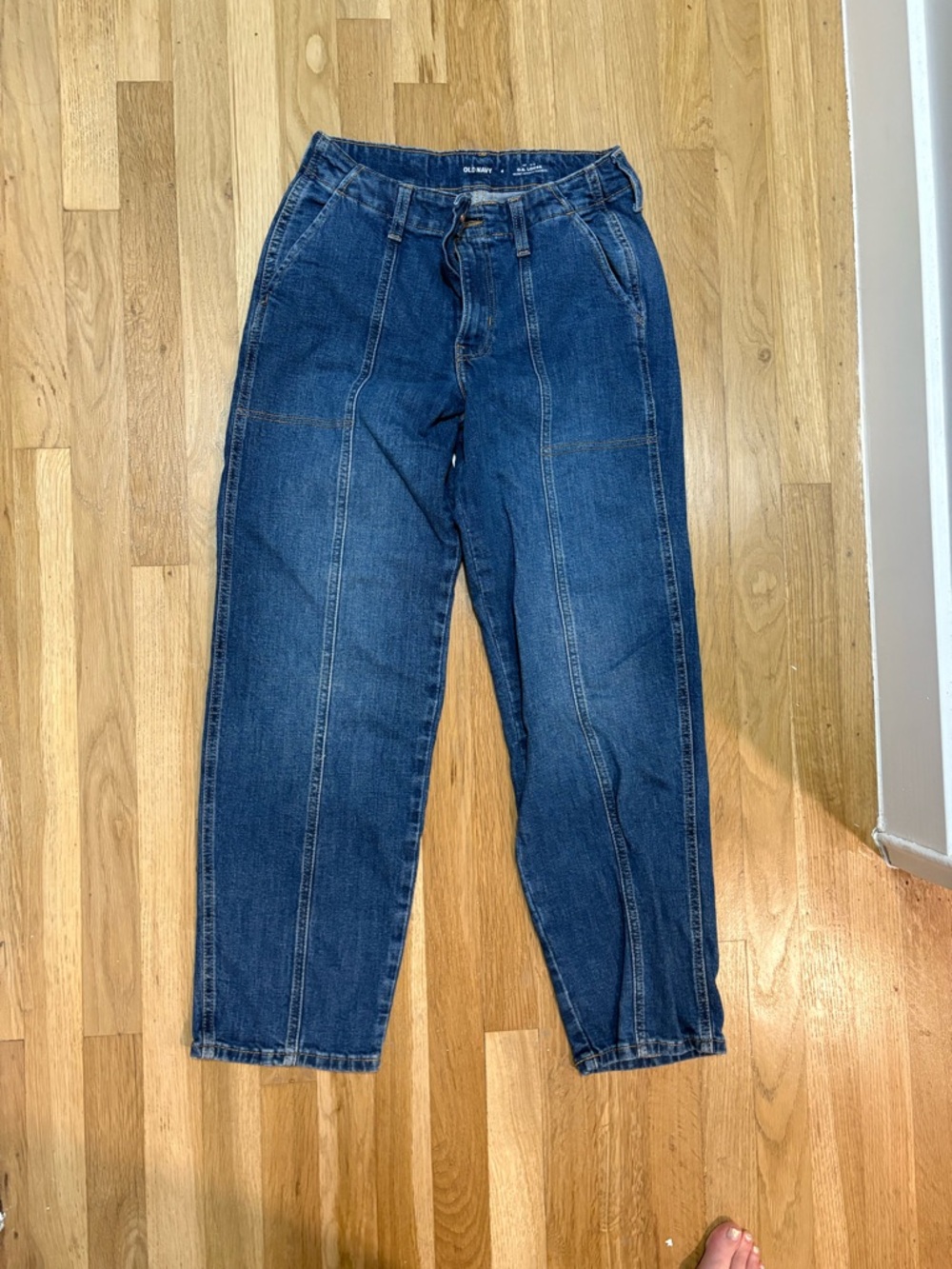 Barrel Leg Jeans - Relaxed Fit
